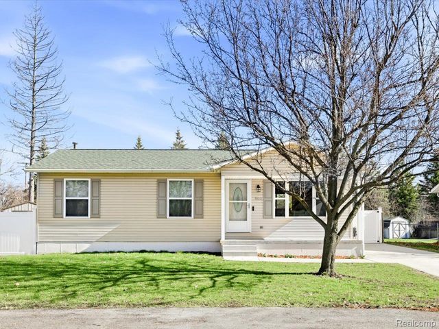 600 Applegate Drive, Marysville, MI 48040