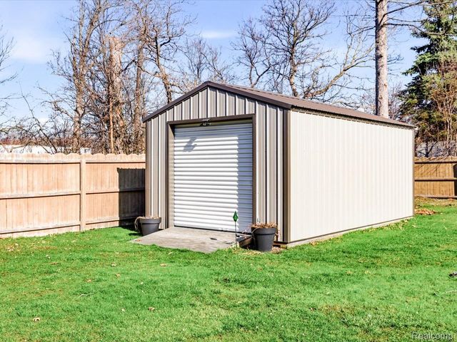 600 Applegate Drive, Marysville, MI 48040