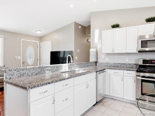 600 Applegate Drive, Marysville, MI 48040