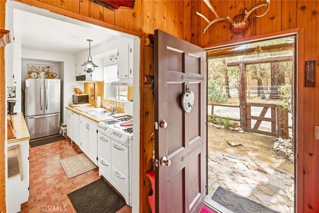 833 Norwood, Big Bear City, CA 92314