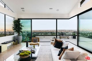 7866 Fareholm Drive, Los Angeles, CA 90046