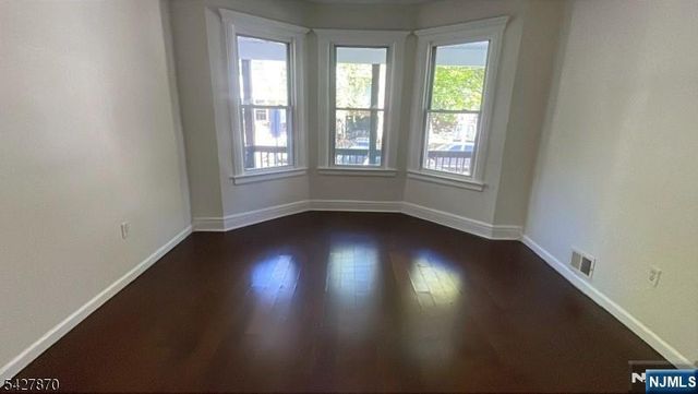 120 7th Street, Newark, NJ 07107