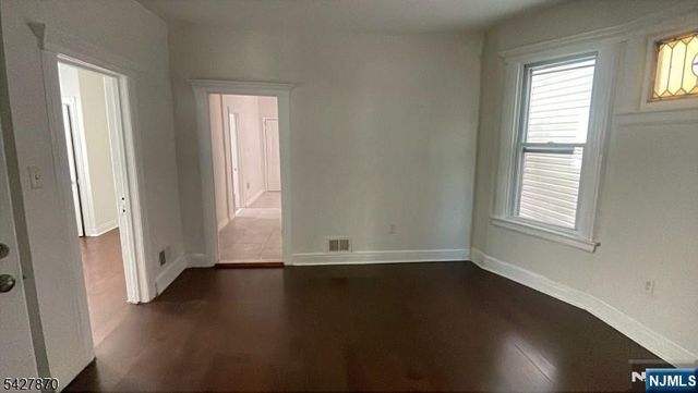 120 7th Street, Newark, NJ 07107