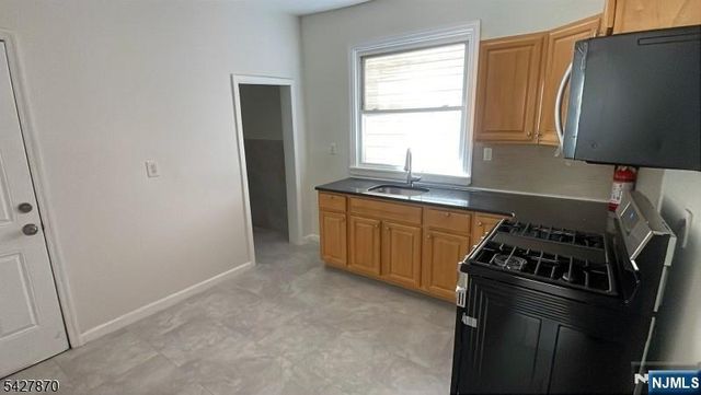 120 7th Street, Newark, NJ 07107