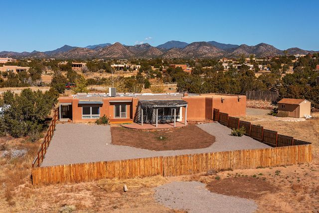 115 Jornada Loop, Santa Fe, NM 87508