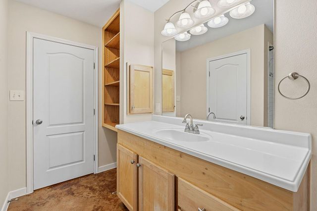 1105 Delmar ST, San Marcos, TX 78666