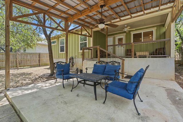 1105 Delmar ST, San Marcos, TX 78666