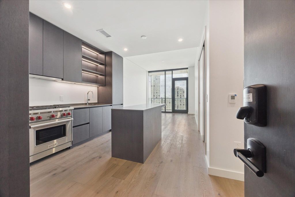 610 Davis ST 2409, Austin, TX 78701