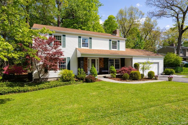 7 Carnelli Court, Poughkeepsie, NY 12603