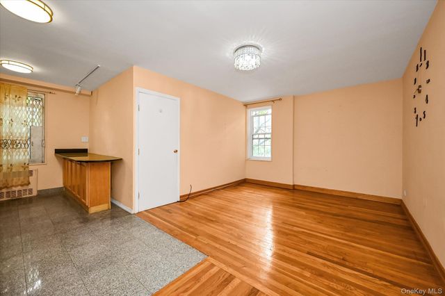 140-18 Burden Crescent 411, Briarwood, NY 11435