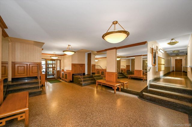 140-18 Burden Crescent 411, Briarwood, NY 11435