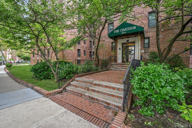 140-18 Burden Crescent 411, Briarwood, NY 11435