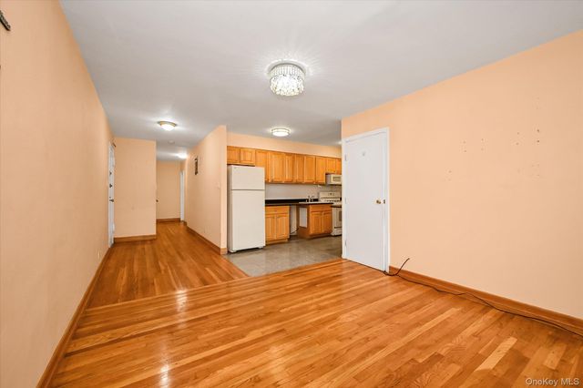 140-18 Burden Crescent 411, Briarwood, NY 11435