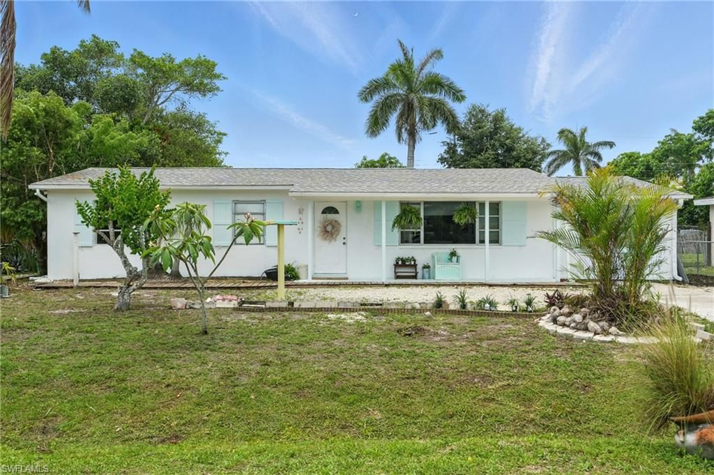 4011 Coconut CIR S, NAPLES, FL 34104 — exterior