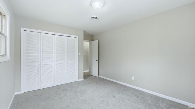 2927 Woodstock Court, Fort Wayne, IN 46815