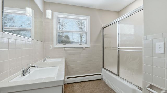 2927 Woodstock Court, Fort Wayne, IN 46815