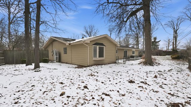 2927 Woodstock Court, Fort Wayne, IN 46815