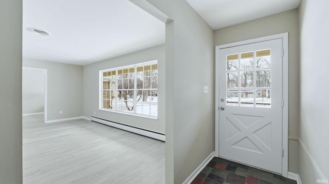 2927 Woodstock Court, Fort Wayne, IN 46815