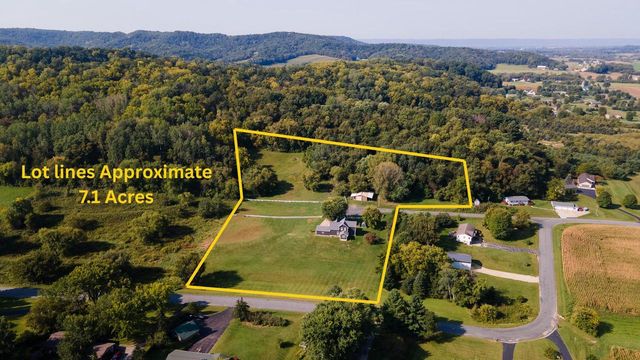 N6754 McCurdy PLACE, Holmen, WI 54636