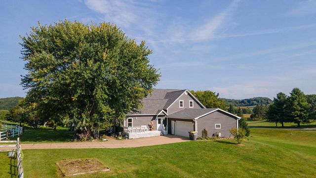N6754 McCurdy PLACE, Holmen, WI 54636