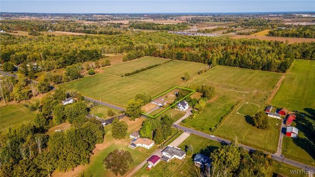 5427 Mapleton Road, Pendleton, NY 14094