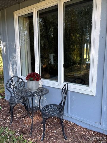 5427 Mapleton Road, Pendleton, NY 14094