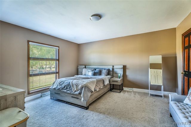 5427 Mapleton Road, Pendleton, NY 14094