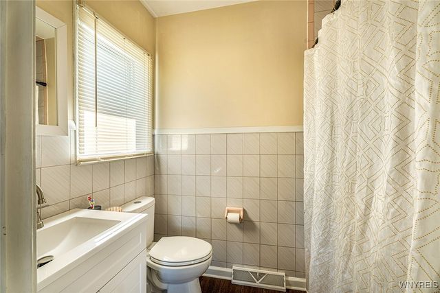 5427 Mapleton Road, Pendleton, NY 14094