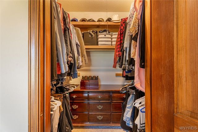 5427 Mapleton Road, Pendleton, NY 14094