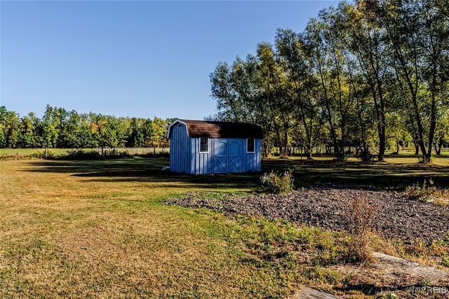 5427 Mapleton Road, Pendleton, NY 14094