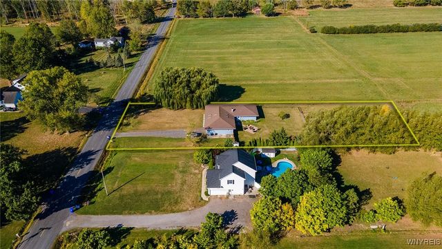 5427 Mapleton Road, Pendleton, NY 14094