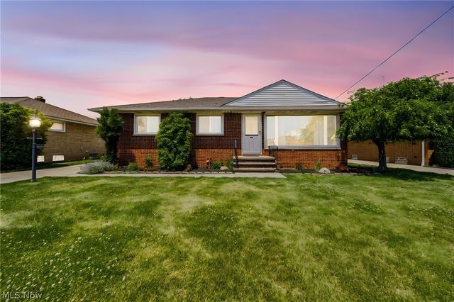 3308 Somia Drive, Parma, OH 44134