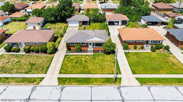 3308 Somia Drive, Parma, OH 44134