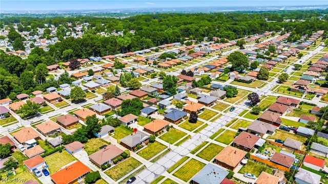 3308 Somia Drive, Parma, OH 44134