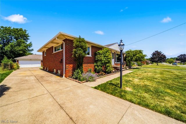 3308 Somia Drive, Parma, OH 44134