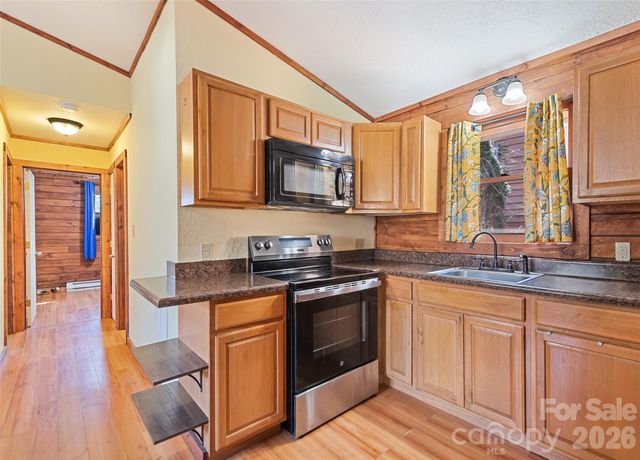 61 Shirdash Drive, Maggie Valley, NC 28751