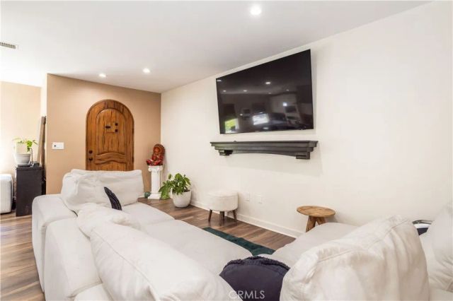 17525 Kingsbury Street, Granada Hills, CA 91344