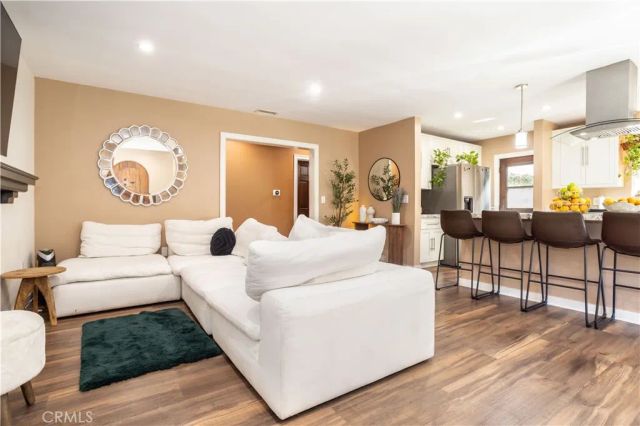 17525 Kingsbury Street, Granada Hills, CA 91344