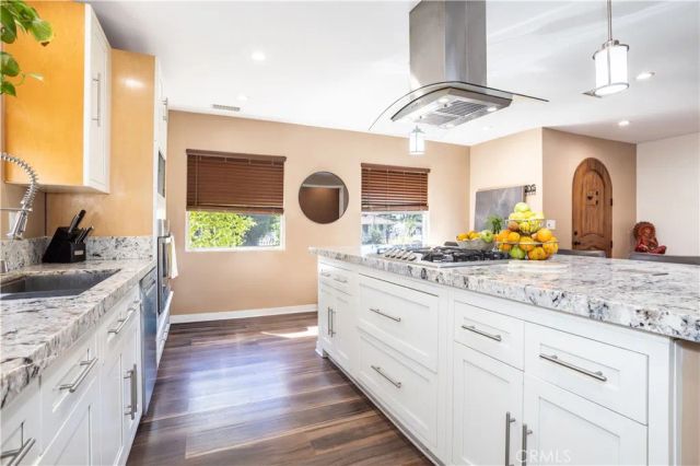 17525 Kingsbury Street, Granada Hills, CA 91344