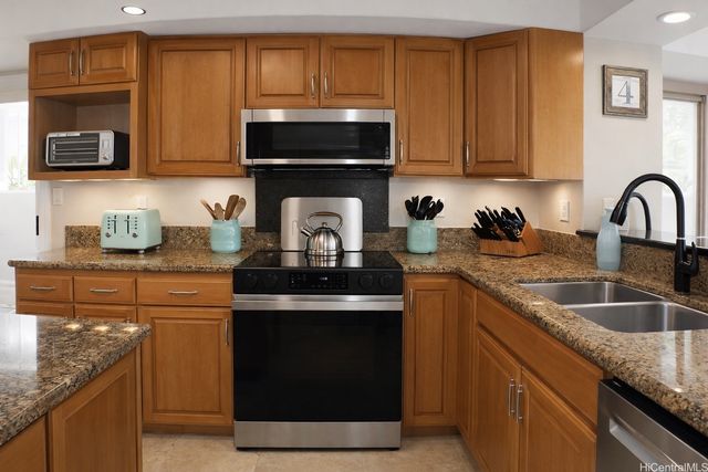 92-1346 Hunekai Street, Kapolei, HI 96707