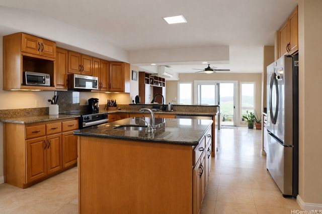 92-1346 Hunekai Street, Kapolei, HI 96707