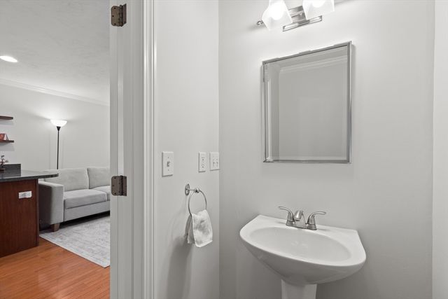 12 Whispering Pine Cir 12, Worcester, MA 01606