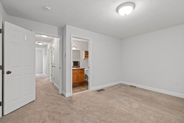 12 Whispering Pine Cir 12, Worcester, MA 01606