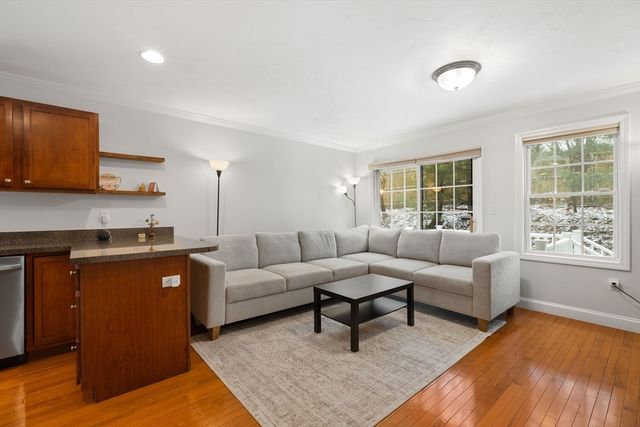 12 Whispering Pine Cir 12, Worcester, MA 01606