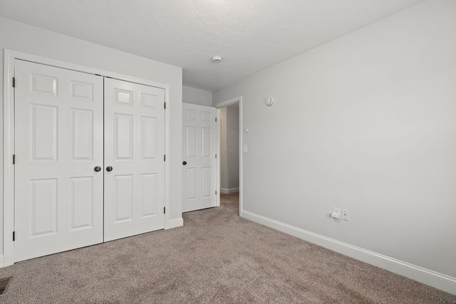 12 Whispering Pine Cir 12, Worcester, MA 01606