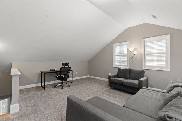 12 Whispering Pine Cir 12, Worcester, MA 01606