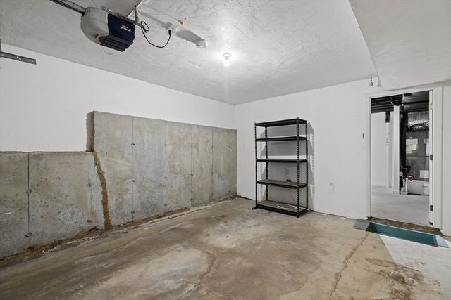 12 Whispering Pine Cir 12, Worcester, MA 01606