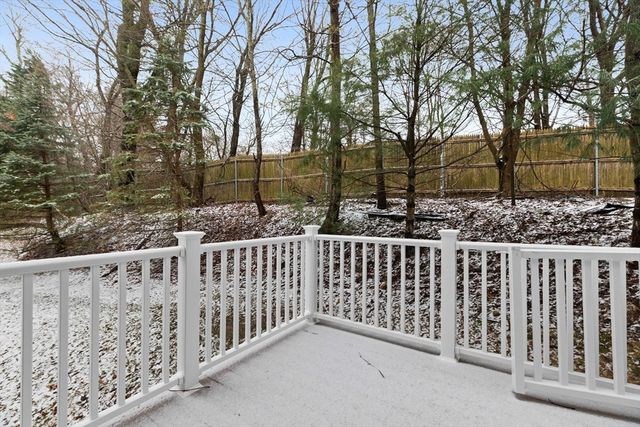 12 Whispering Pine Cir 12, Worcester, MA 01606