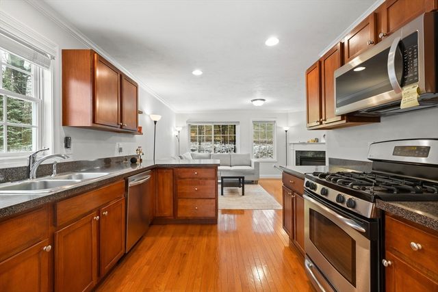 12 Whispering Pine Cir 12, Worcester, MA 01606