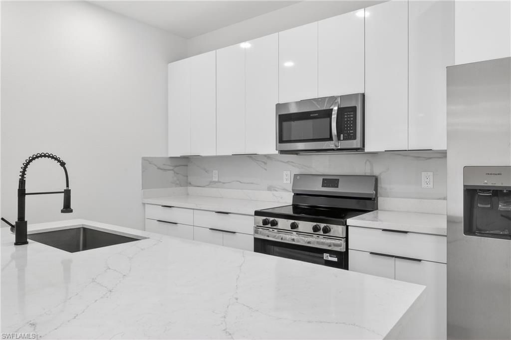 Image 11 of property listing at 1312 NE 5TH AVE, Cape Coral, FL 33909